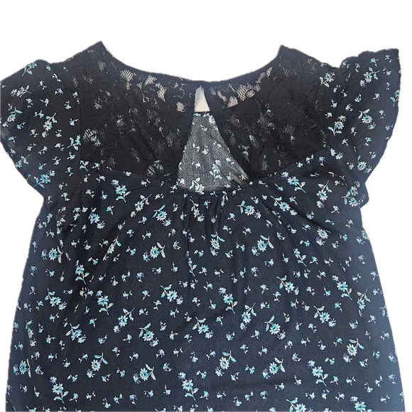 Torrid Blouse Womens 1 Black Blue Floral Lace Yoke Flutter Sleeve Top Plus Size - Picture 8 of 9